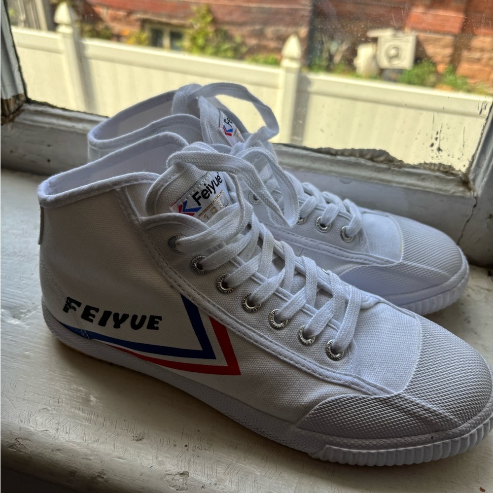 Feiyue Men/Women’s White High-Top Sneakers